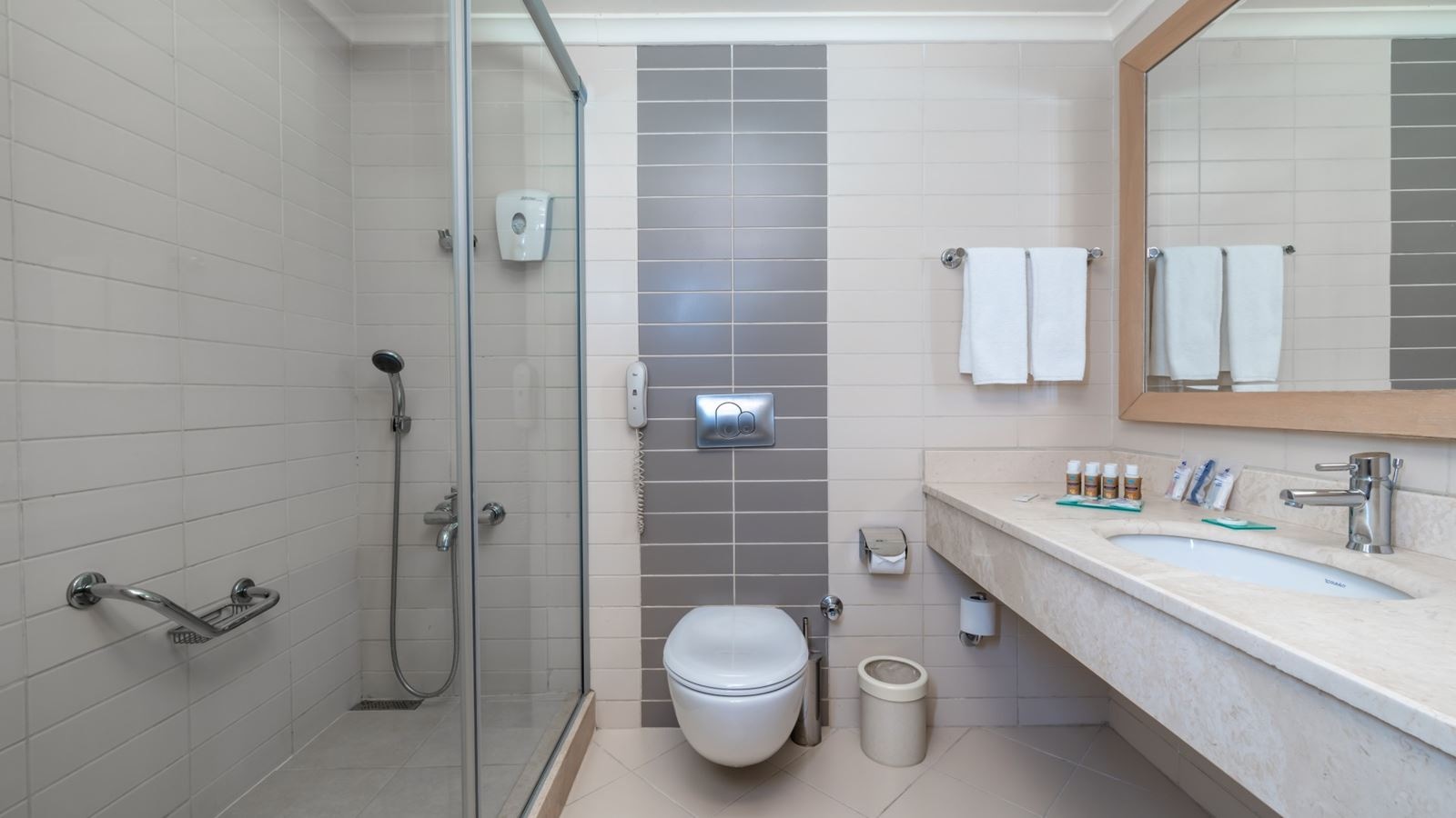 rooms-standard-room-land-view-with-bunkbed