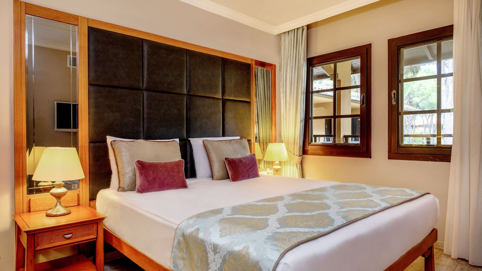 rooms-village-family--room