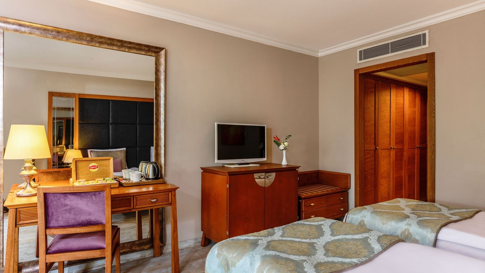 rooms-village-standard-room