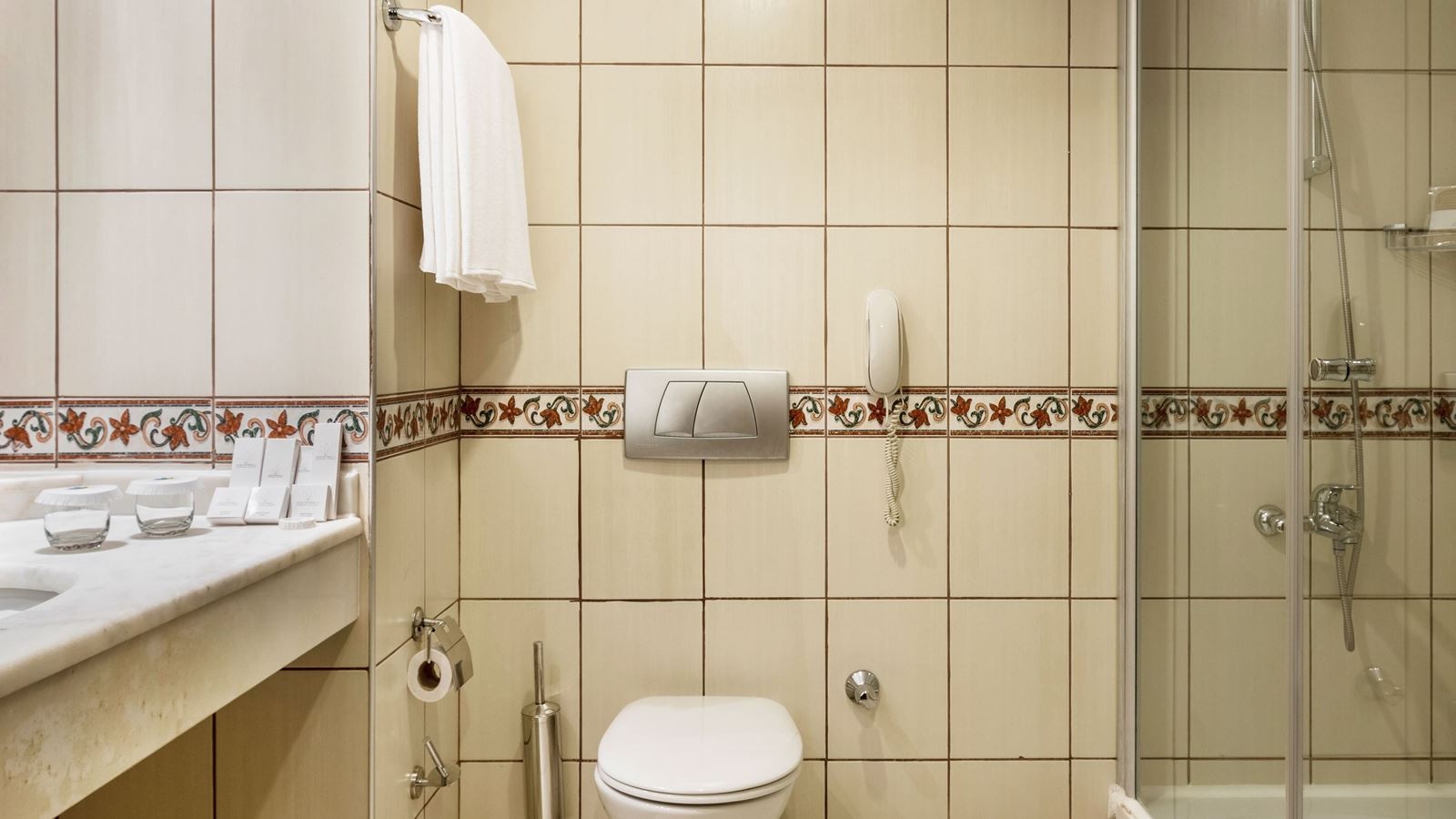 rooms-village-standard-room