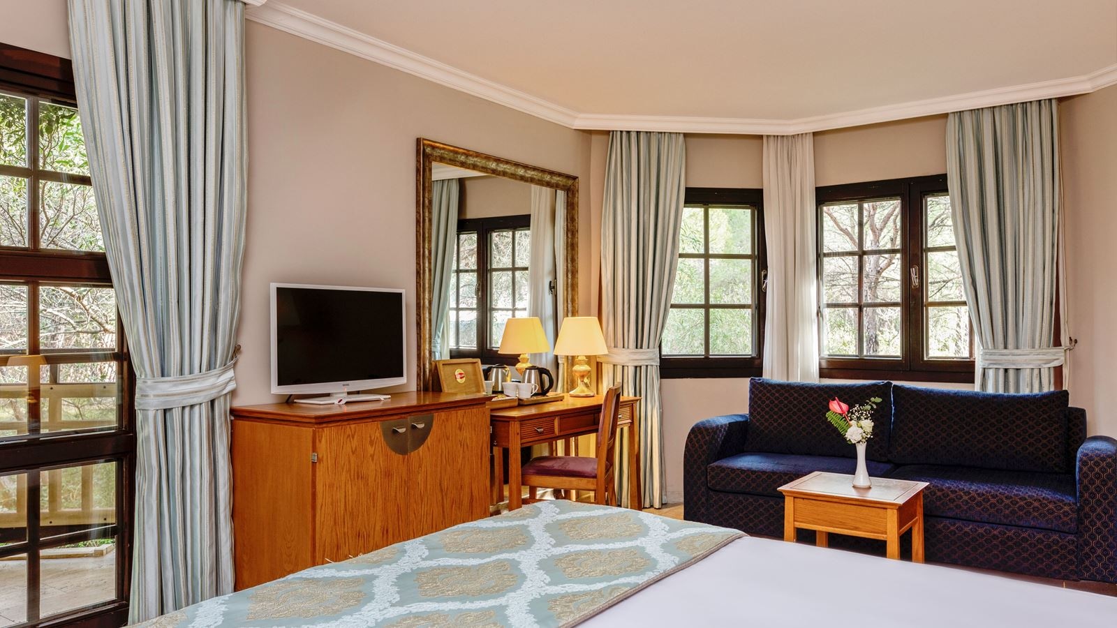 rooms-village-family-superior