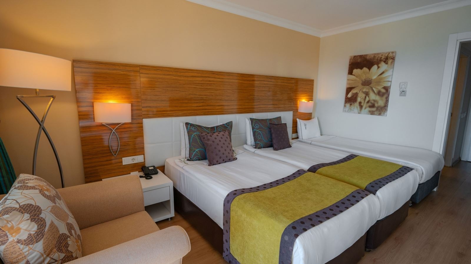 rooms-palace-standard-room-main-building