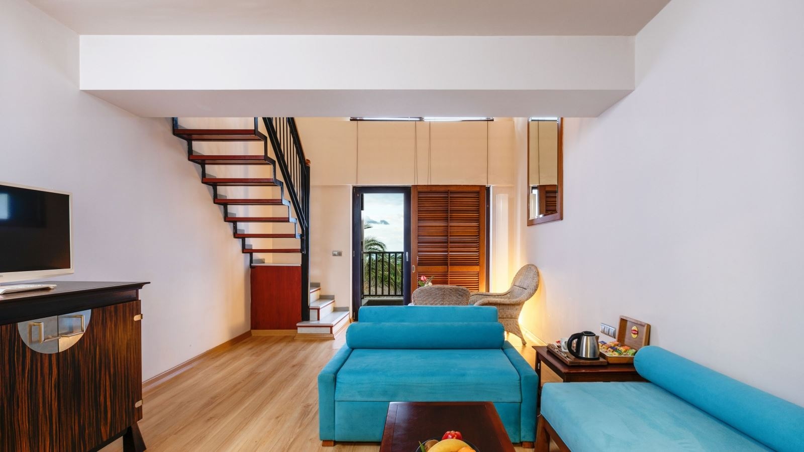 rooms-hills-suite-room