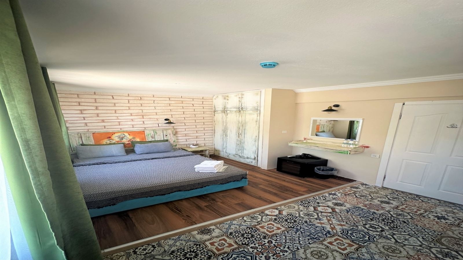 rooms-standard-room