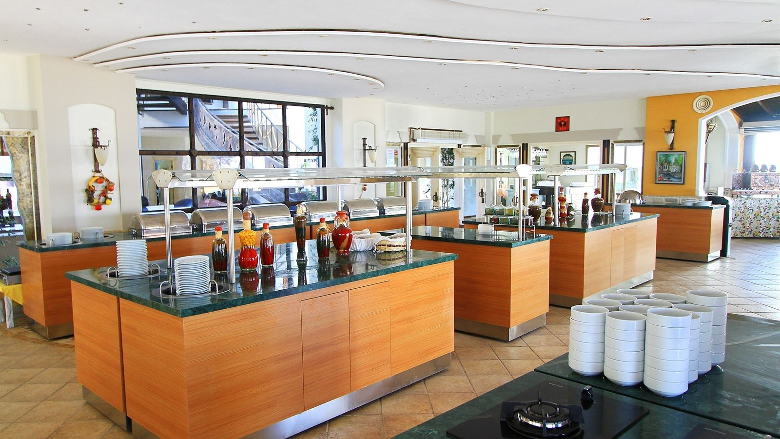 restaurants-restaurant