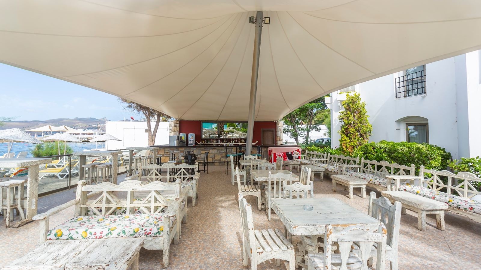 restaurants-restaurant