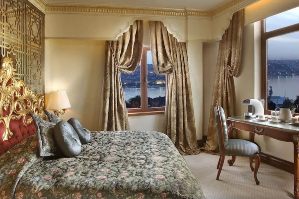 rooms-deluxe-room-with-golden-horn-view