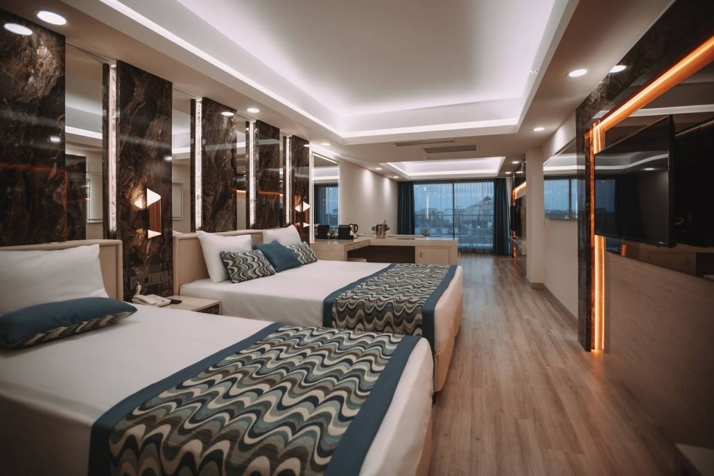 rooms-standard-deluxe-room-with-balcony