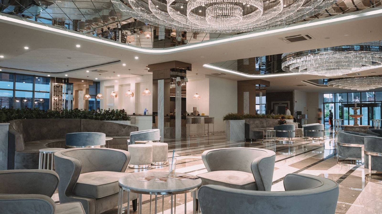 bars-be-mine-lobby-bar