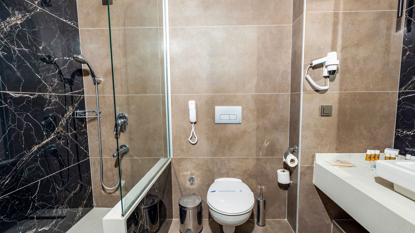 rooms-standard-room-land-view