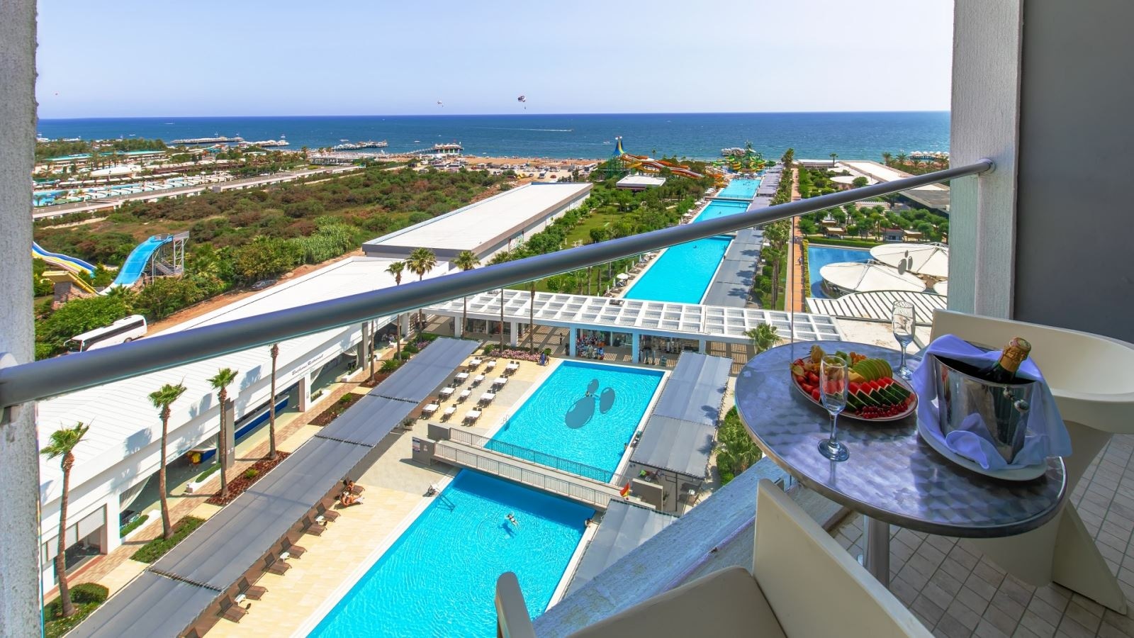 rooms-standard-room-side-sea