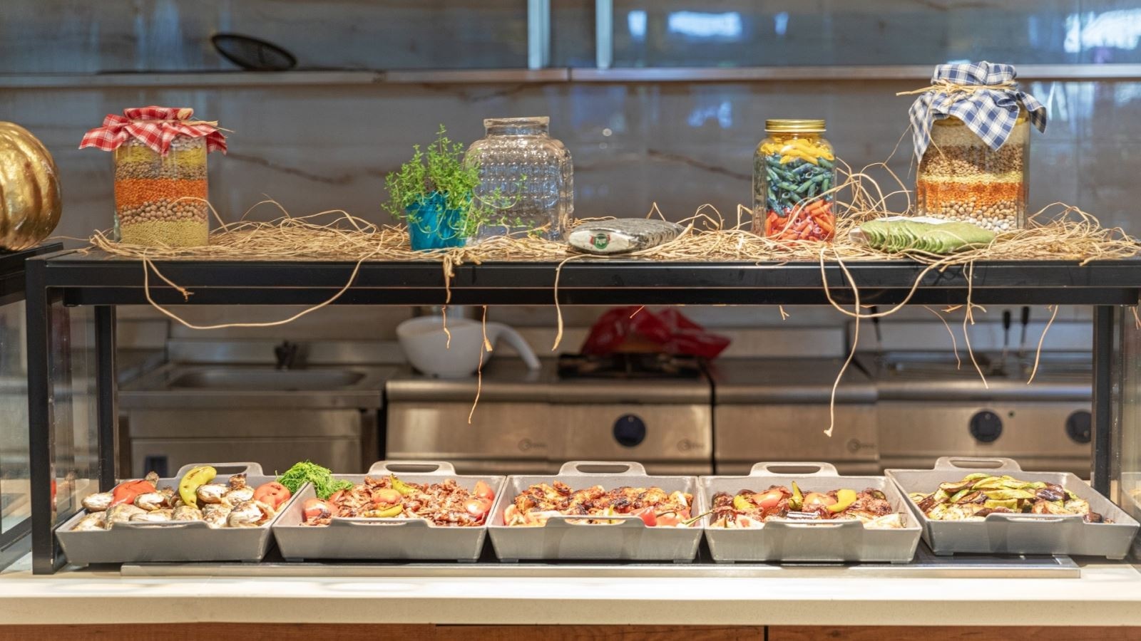 restaurants-crystal-restaurant