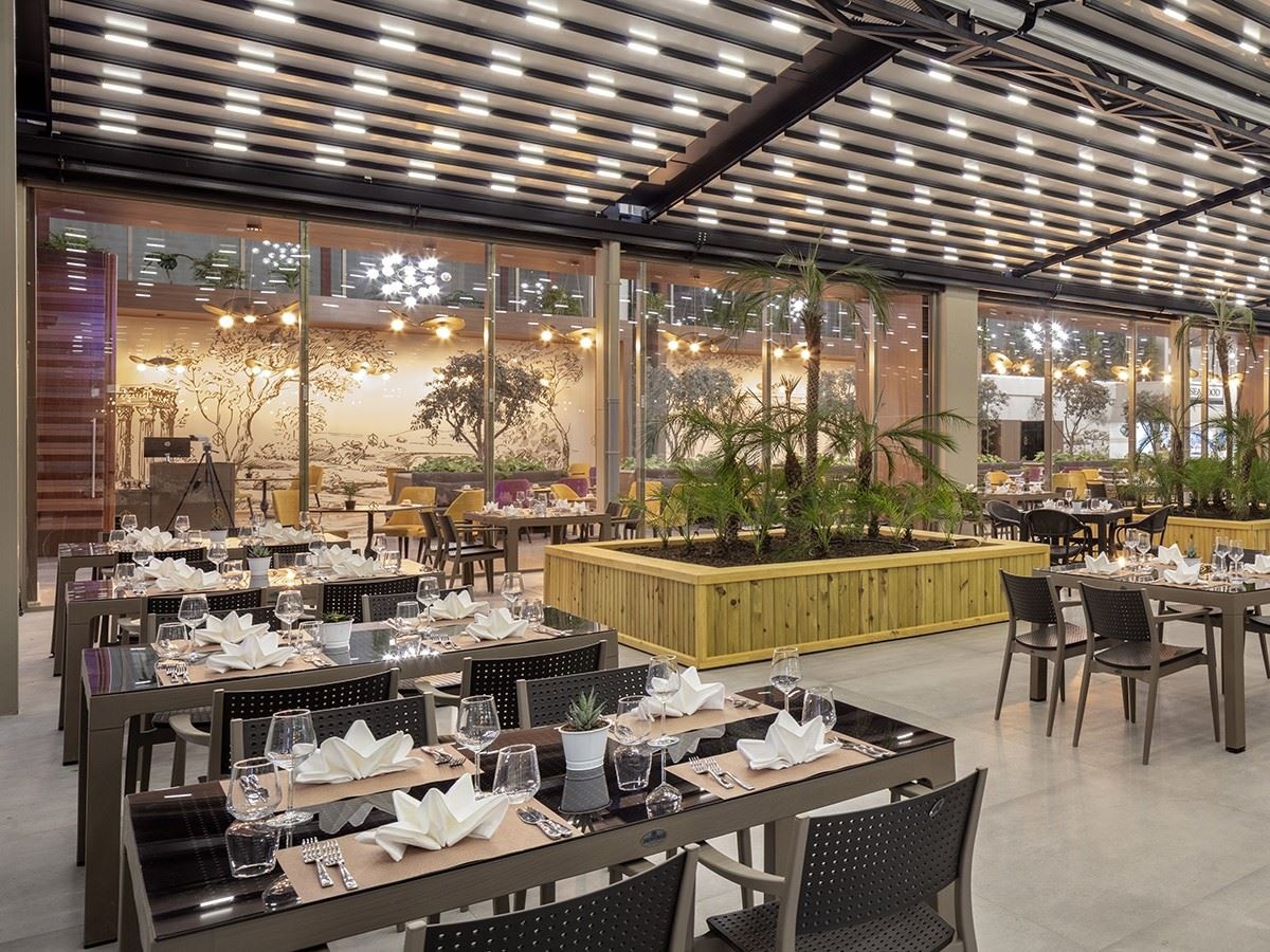 restaurants-cosmos-main-restaurant