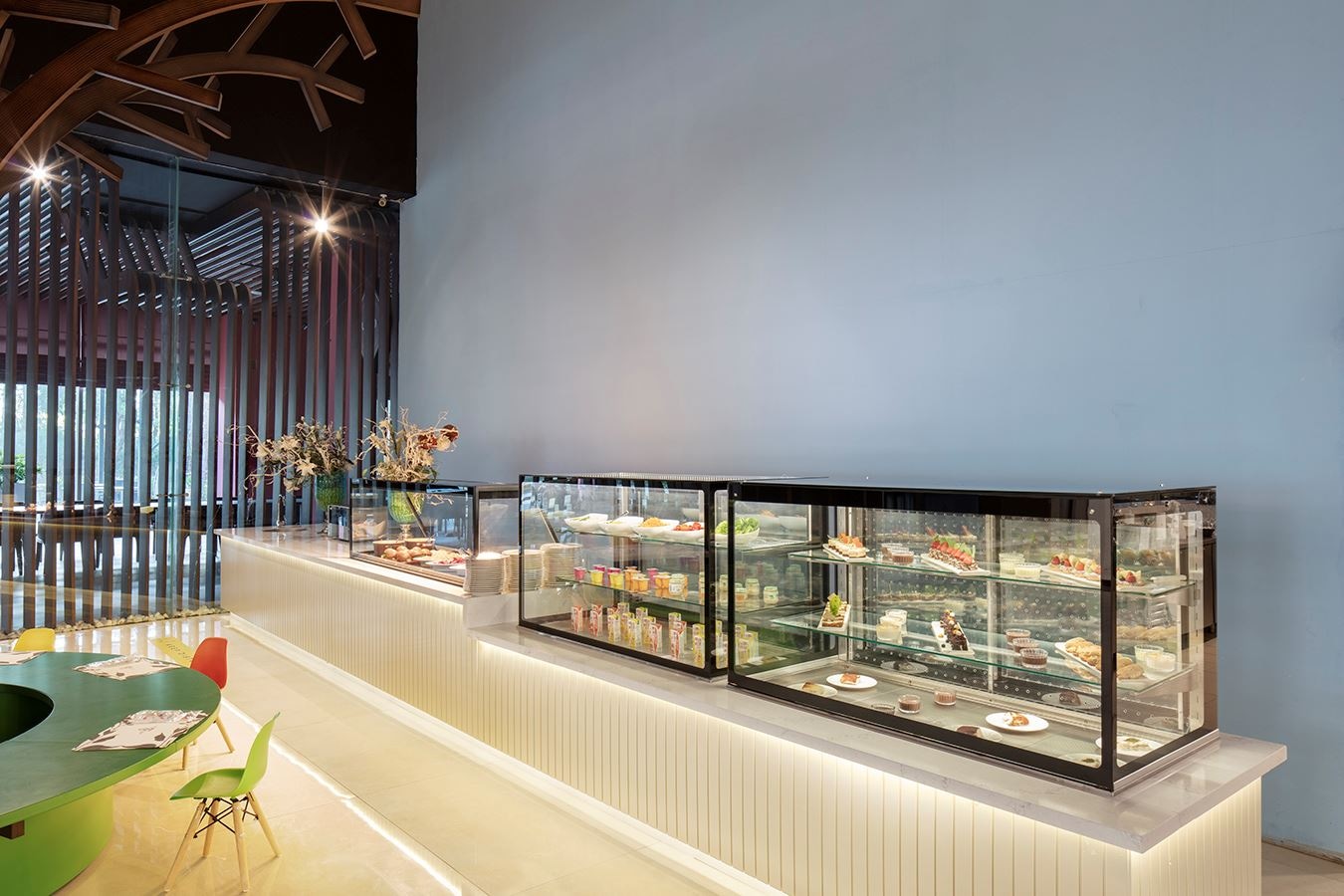 restaurants-cosmos-main-restaurant