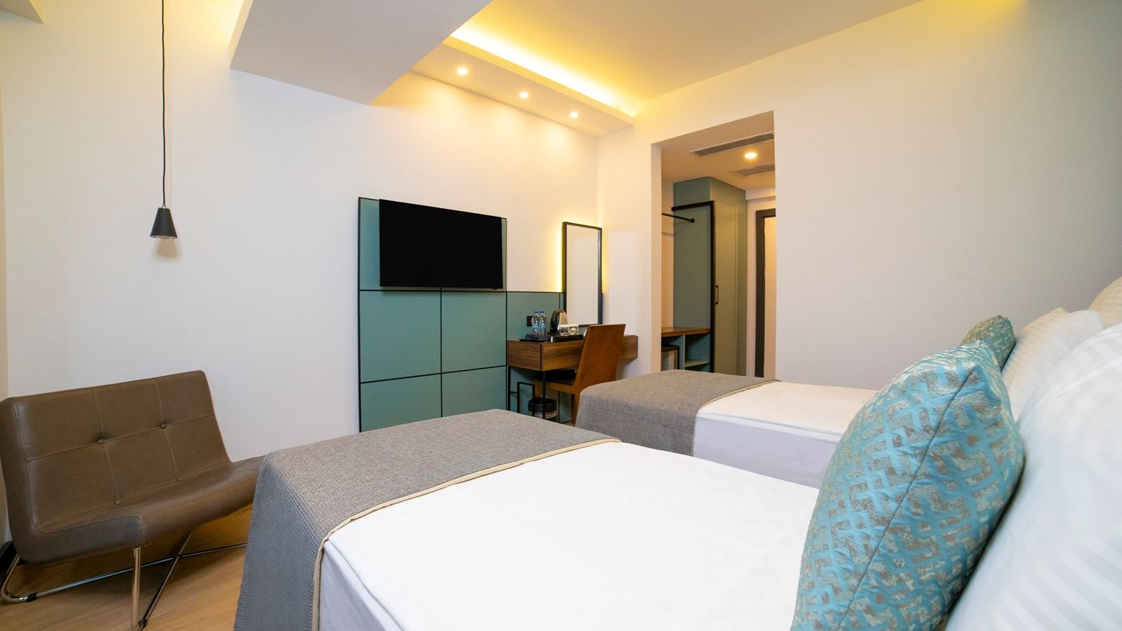 rooms-standard-room-land-view