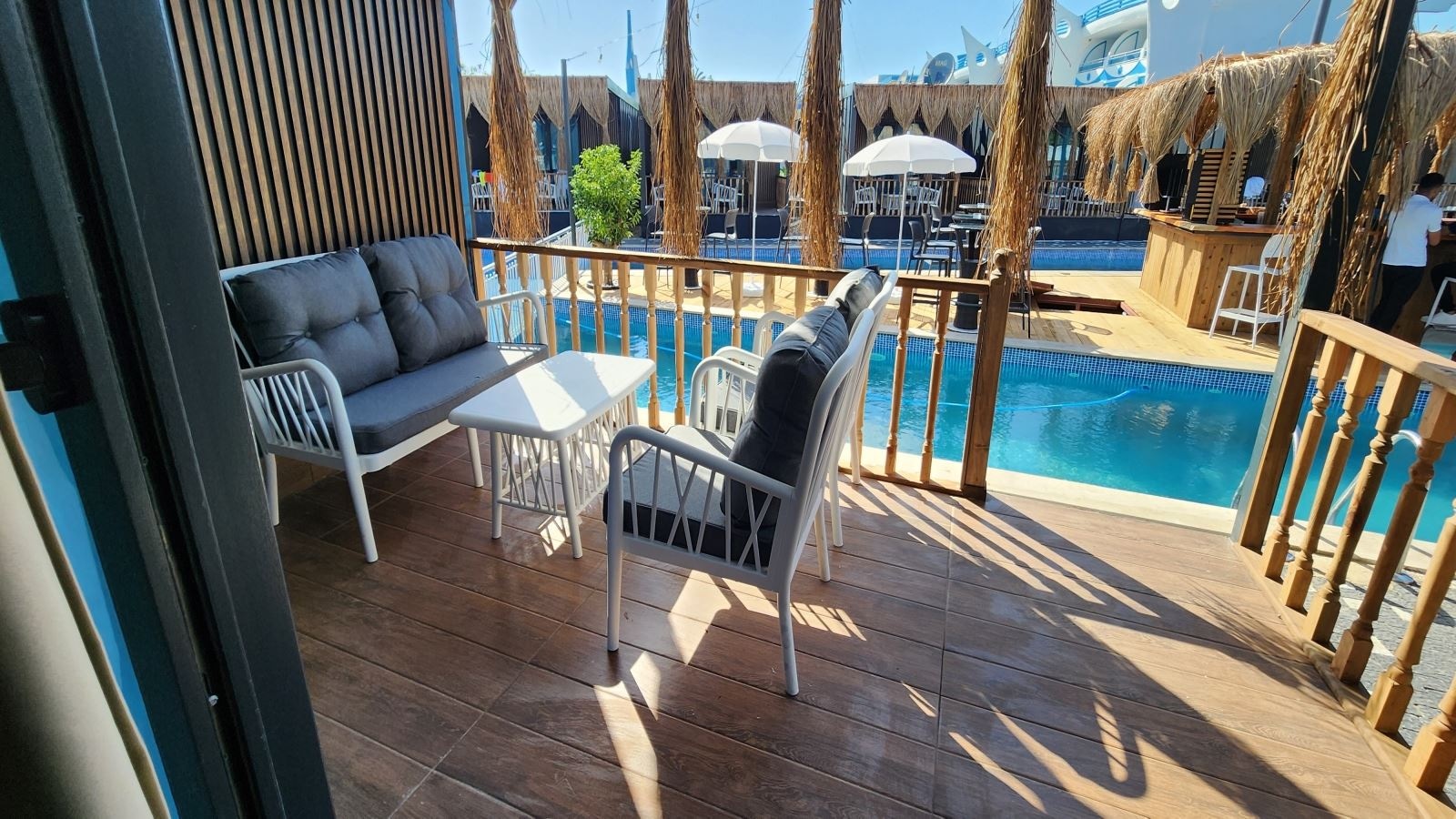 rooms-luxury-beach-suite