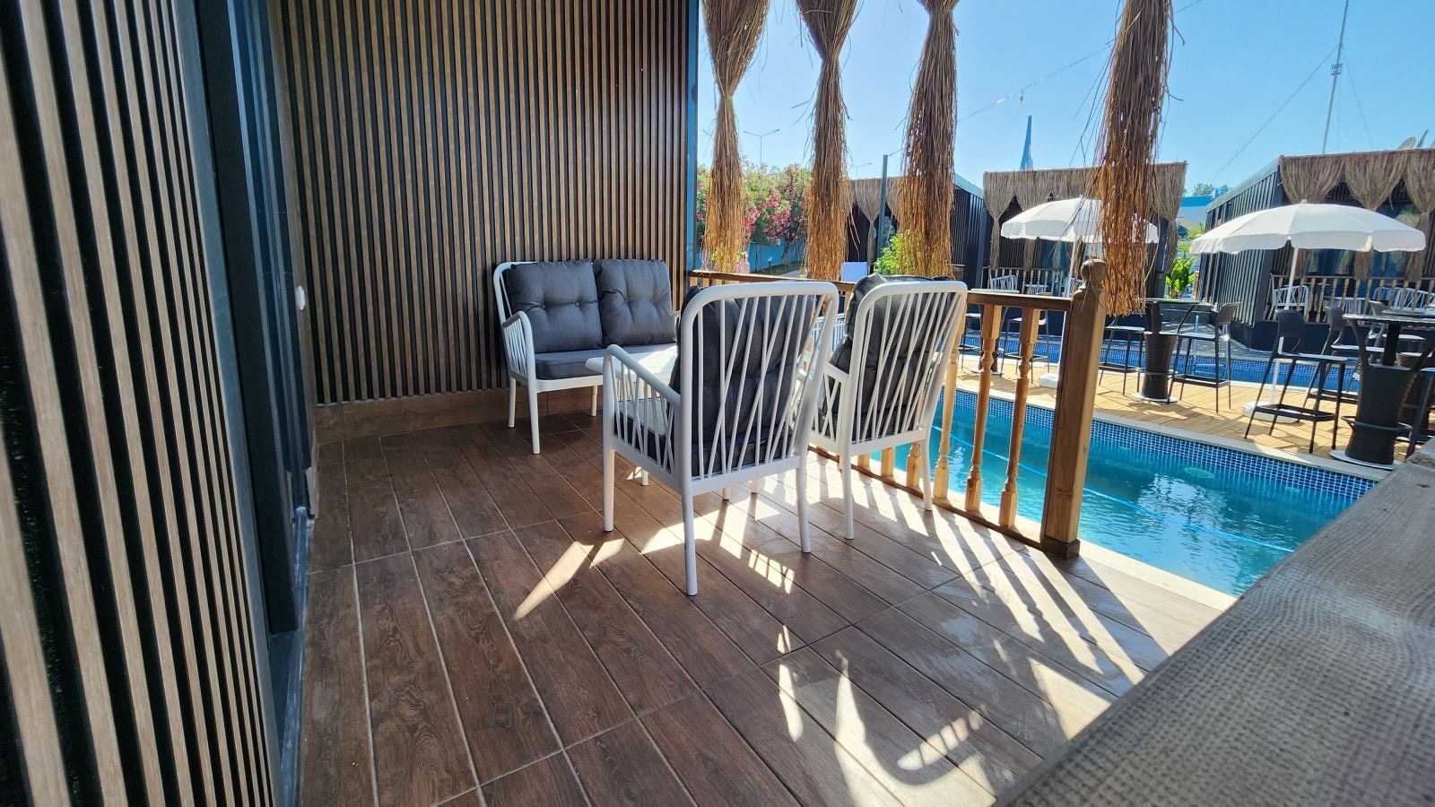 rooms-luxury-beach-suite