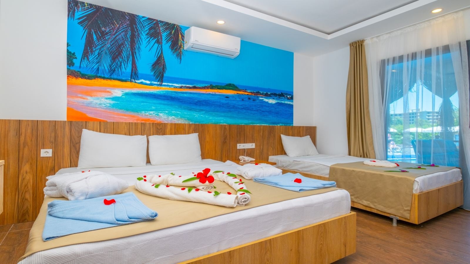 rooms-luxury-beach-suite