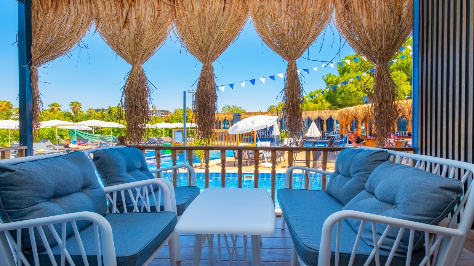 rooms-luxury-beach-suite