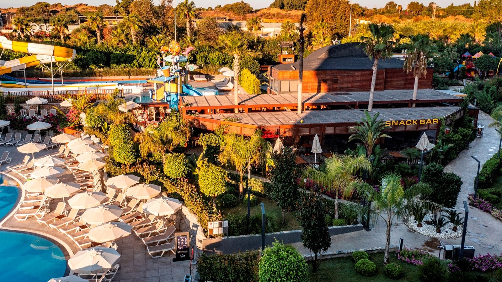 restaurants-pool-snack-restaurant