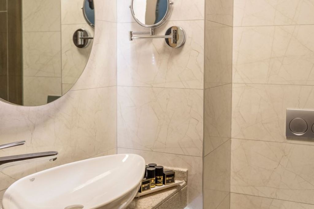 rooms-anex-room-balcony