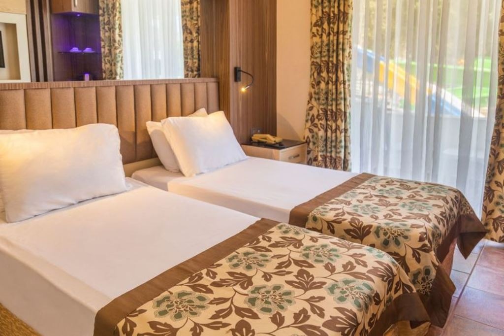 rooms-anex-room-balcony