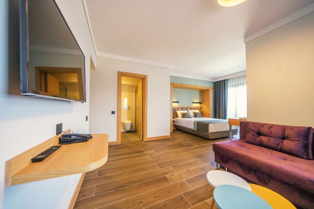 rooms-corner-side-sea-view