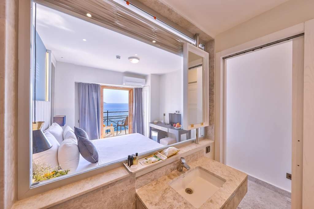 rooms-standard-room-sea-view