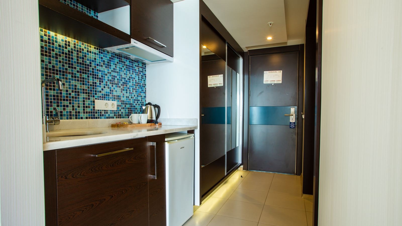 rooms-lsuite-sea-view