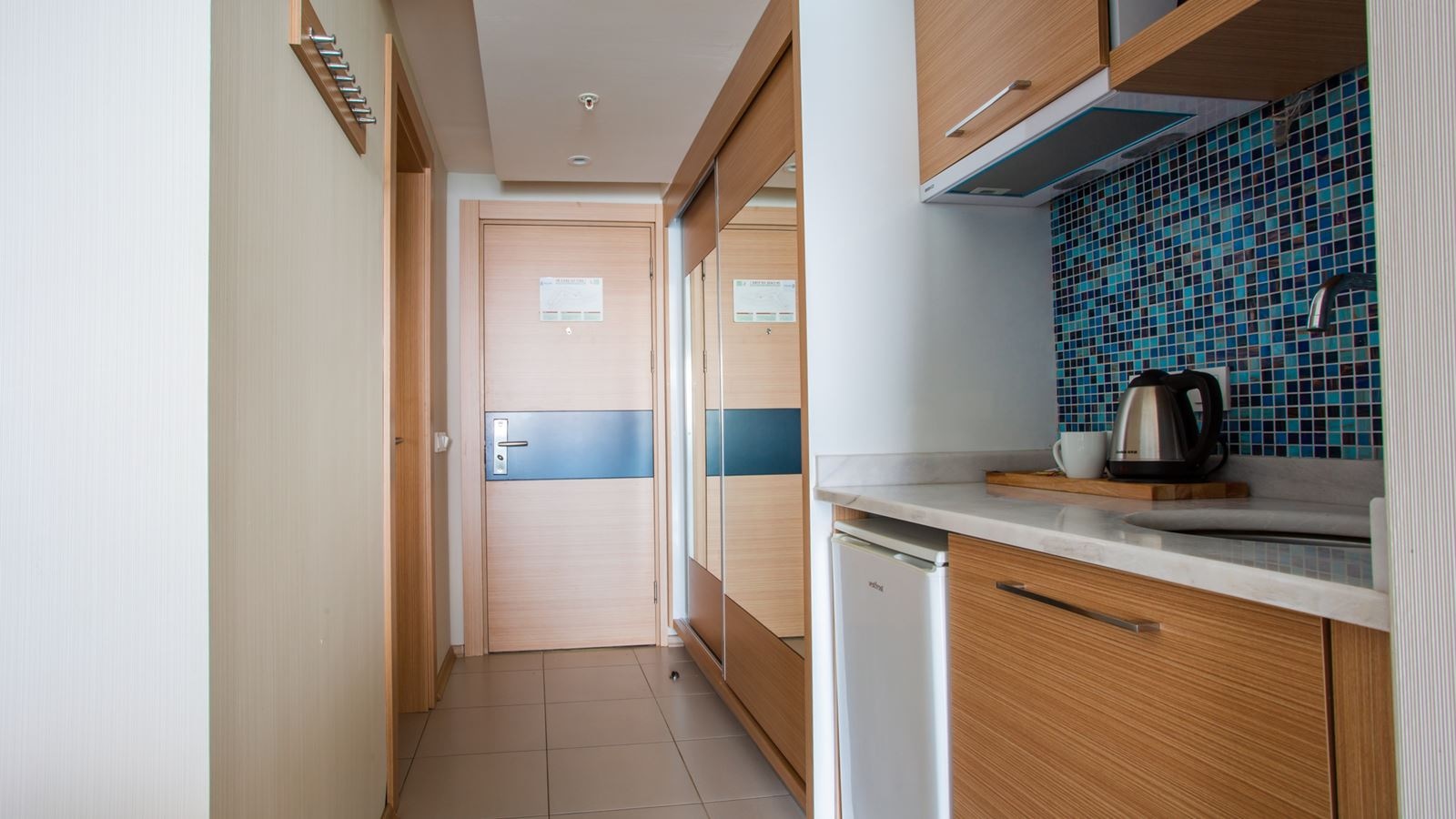 rooms-standard-land-view