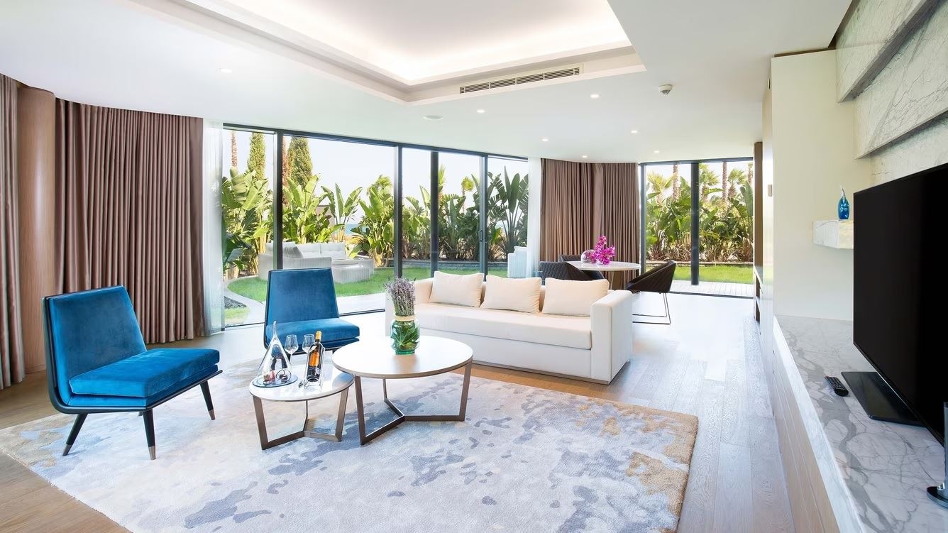 rooms-reges-swim-up-suite