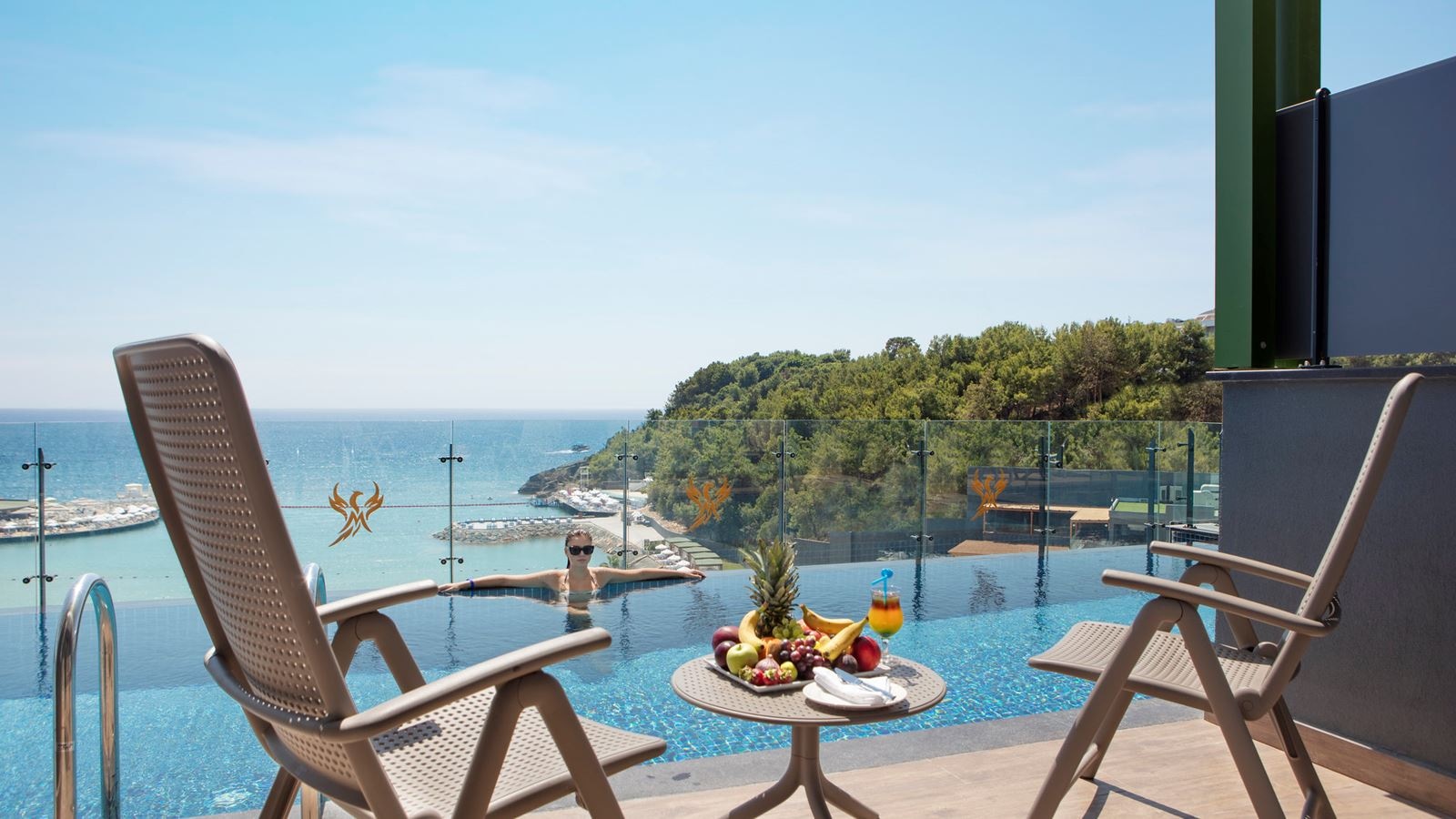 rooms-superior-swim-up-room-sea-view