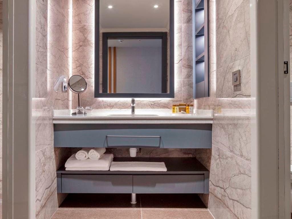 rooms-family-room-sea-view