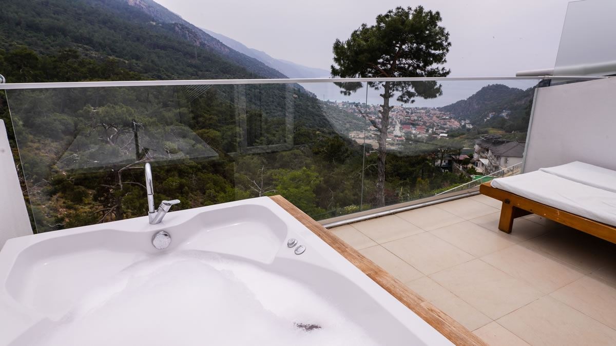 rooms-jakuzzi-room-sea-view