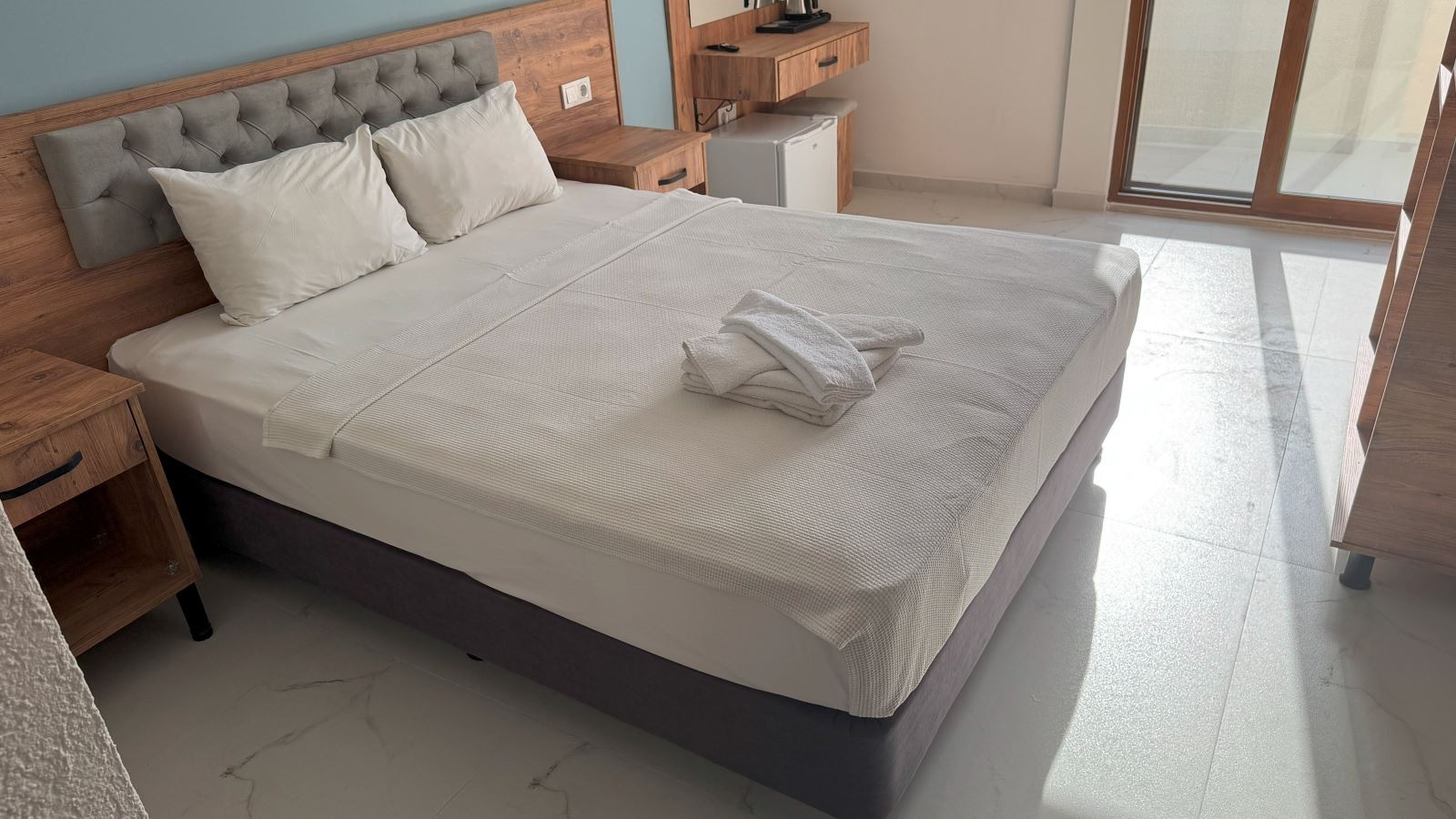 rooms-standard-room-with-balcony