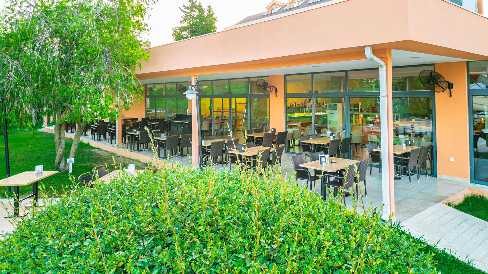 restaurants-main-restaurant