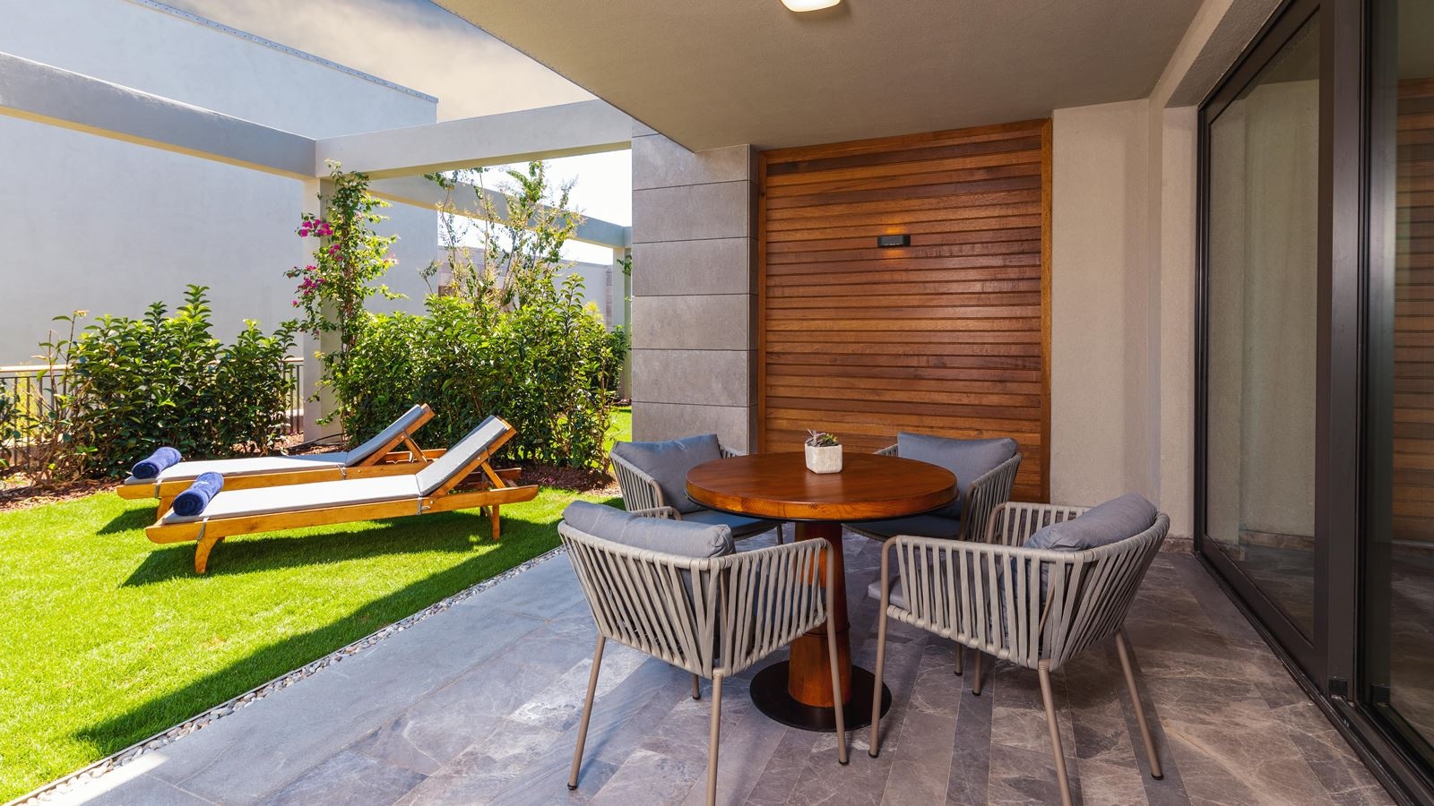 rooms-grand-garden-suite