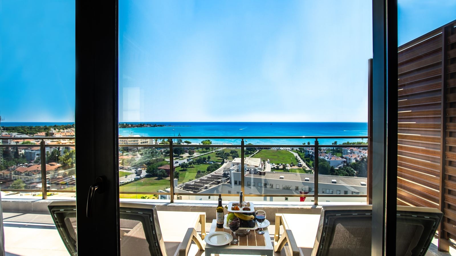 rooms-terrace-deluxe-sea-view