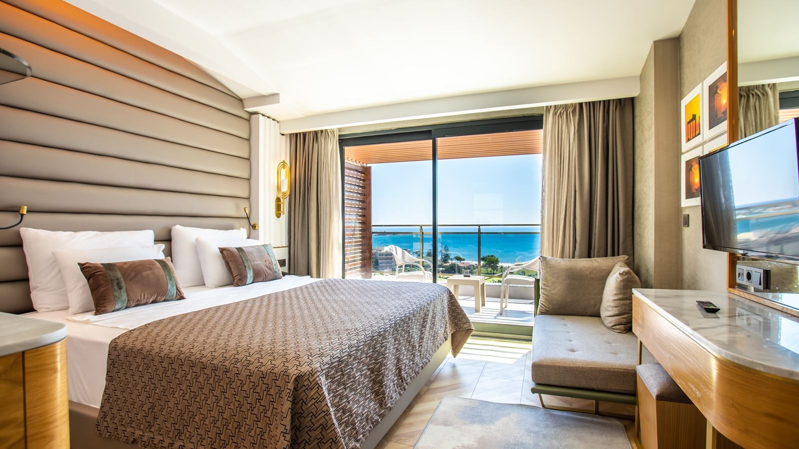 rooms-terrace-deluxe-sea-view