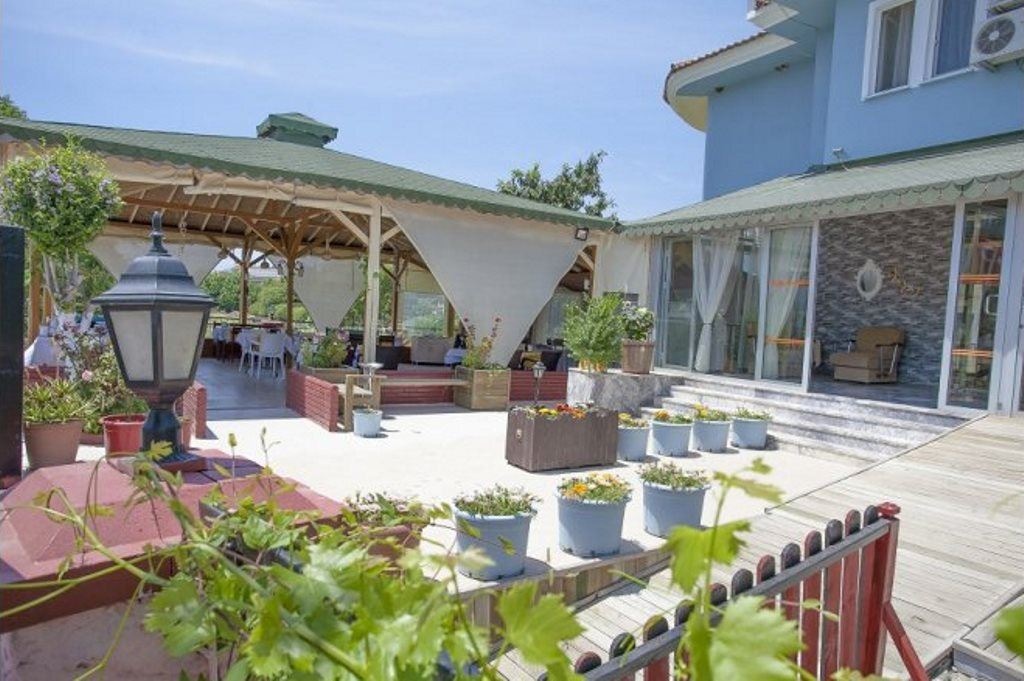 restaurants-restaurants