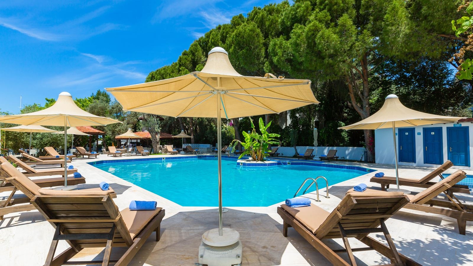 restaurants-orfe-ala-carte-restaurant--room-service