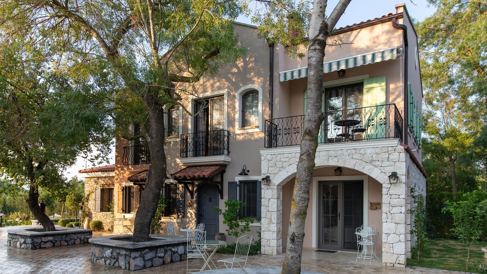 general-main-building