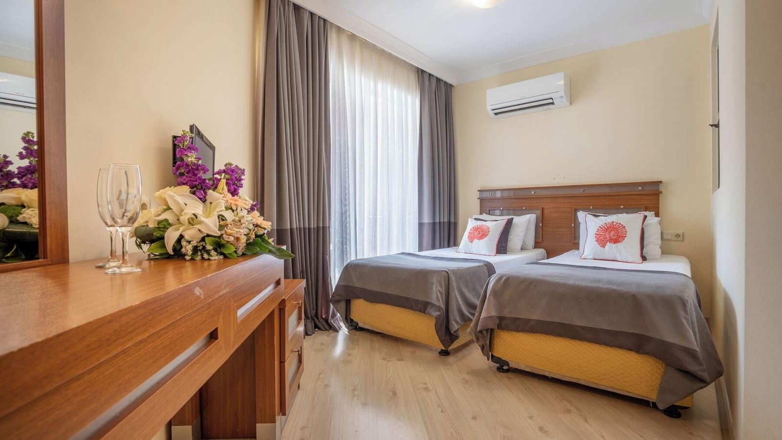 rooms-family-room