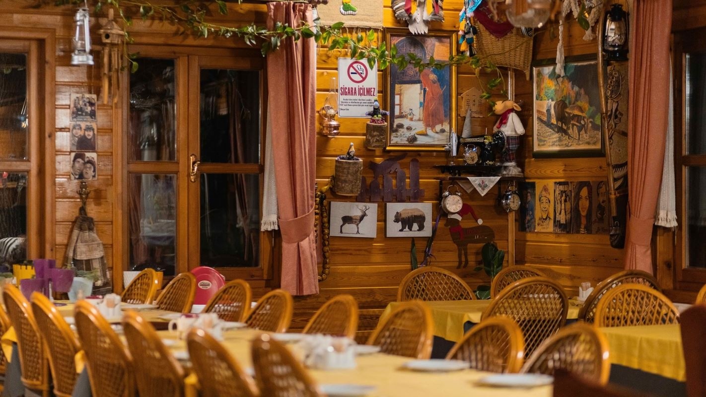 restaurants-main-building