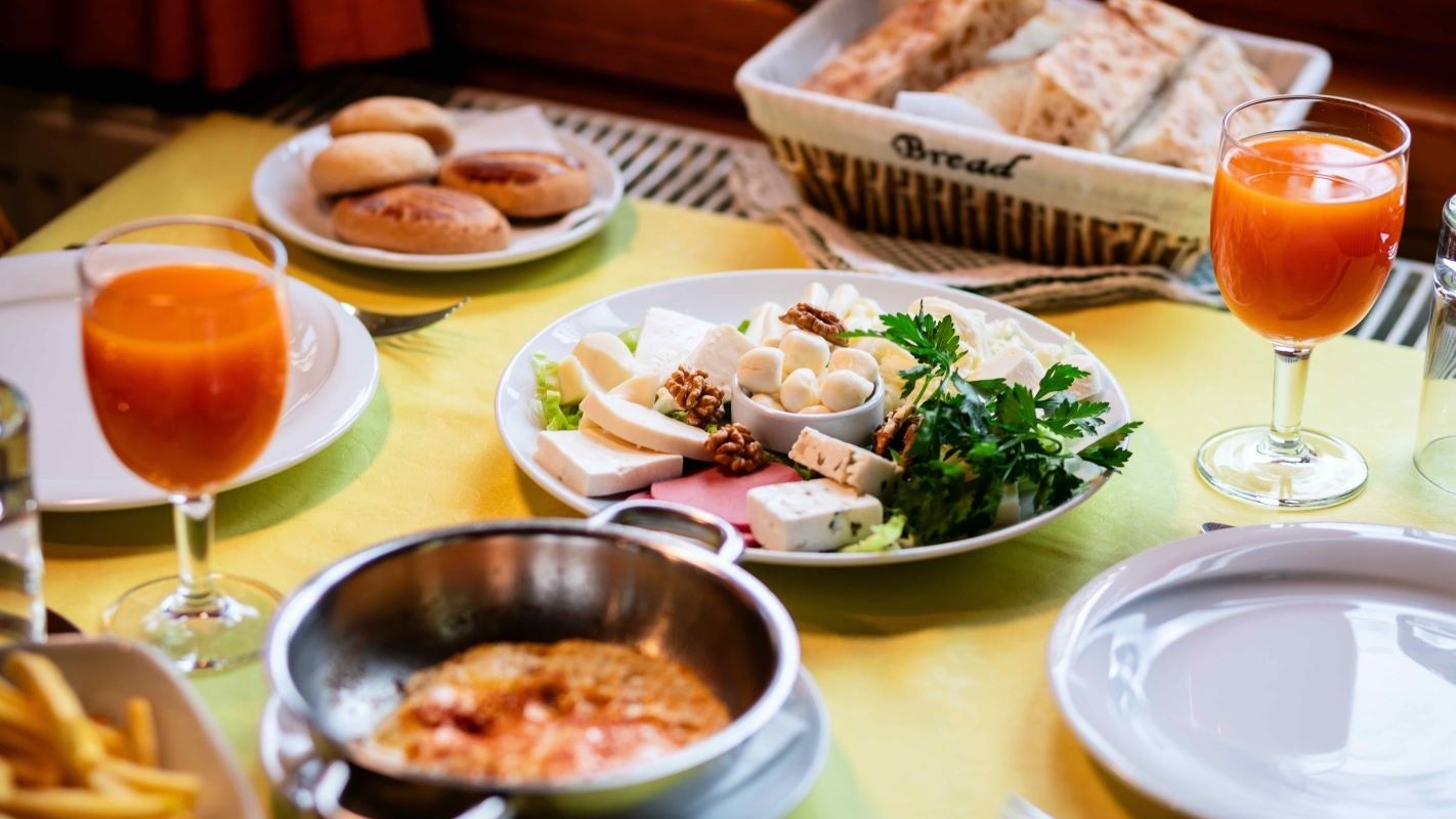 restaurants-main-building