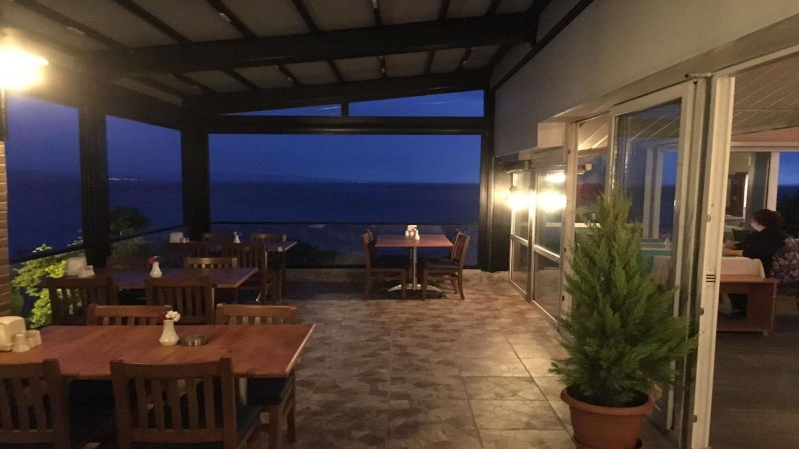 restaurants-ana-bina