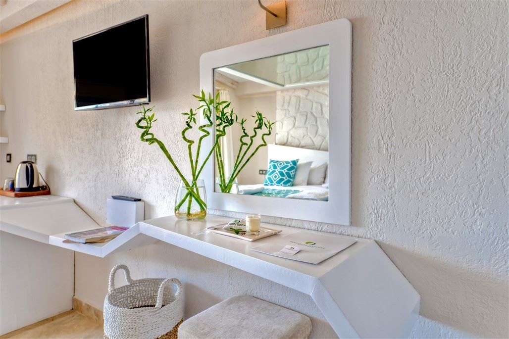 rooms-upper-roof-room