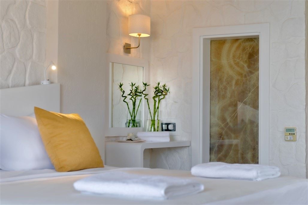 rooms-upper-roof-room