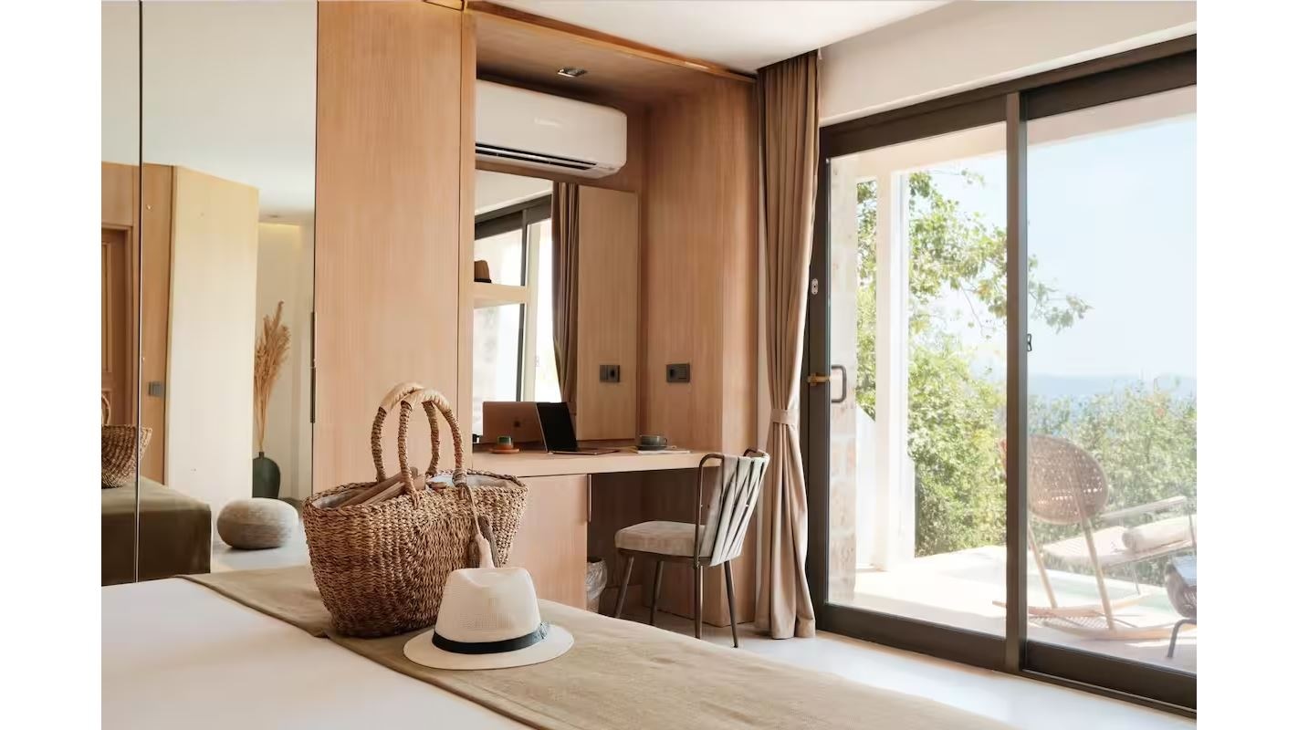 rooms-junior-aqua-suite