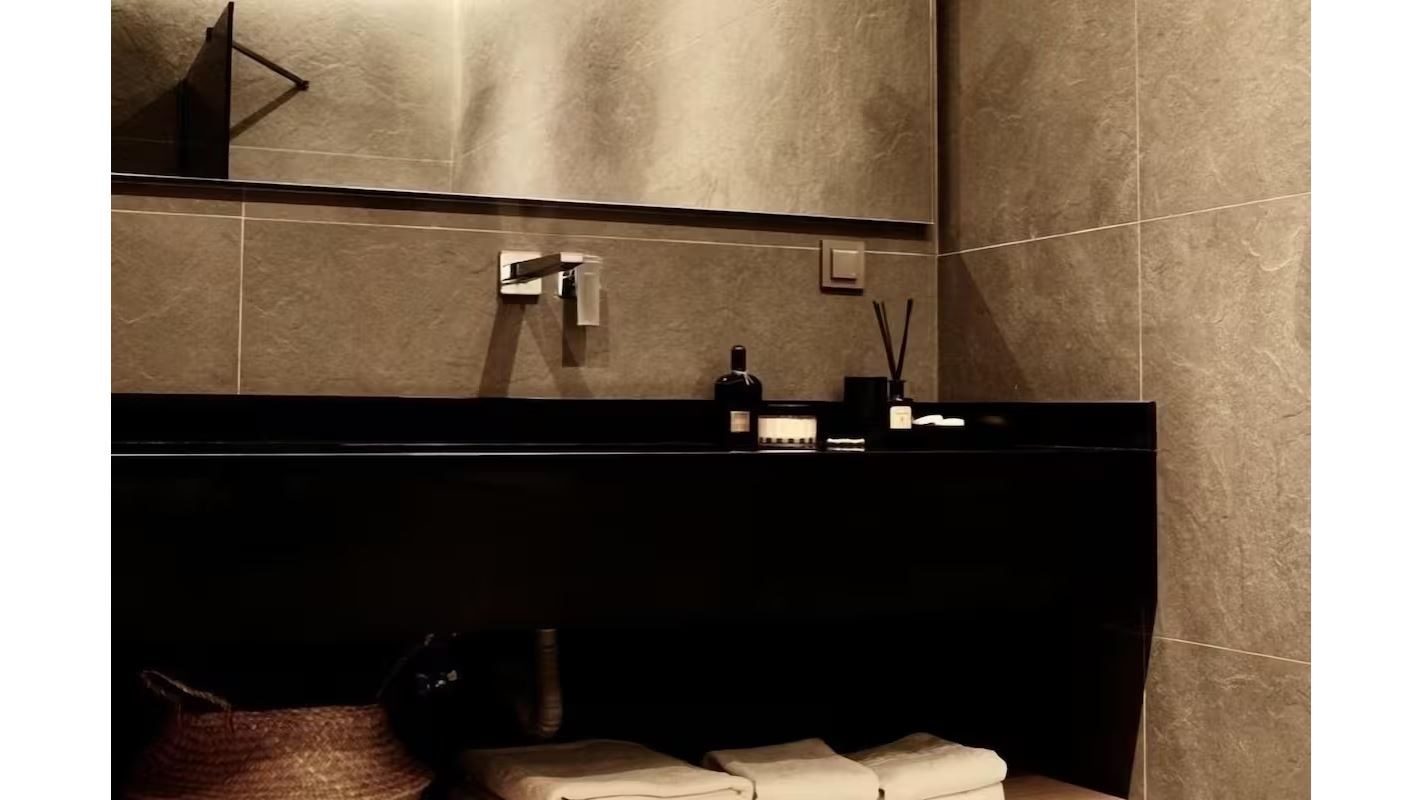 rooms-junior-aqua-suite